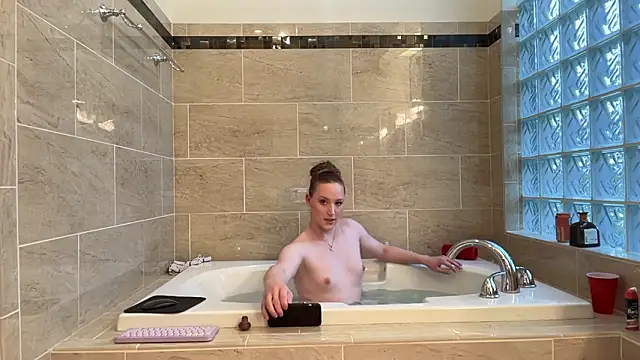 greenxxxqueen online show from March 26, 11:30 pm