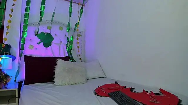 Angela Garciaa online show from March 3, 8:49 pm