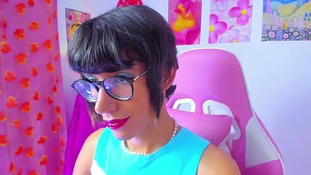 Madeline 21 online show from March 16, 5:33 am