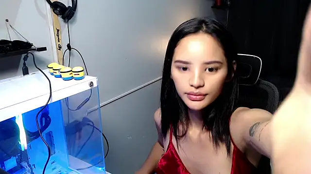 ChloeNormanson online show from March 3, 6:15 pm