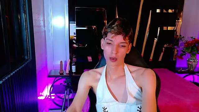 Stefany PiInk online show from March 30, 1:23 pm