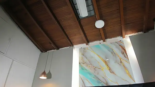 Sara Hanks online show from April 6, 2:06 pm