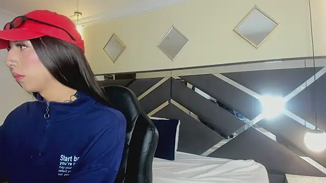 Kittie Vixen online show from April 11, 7:17 pm