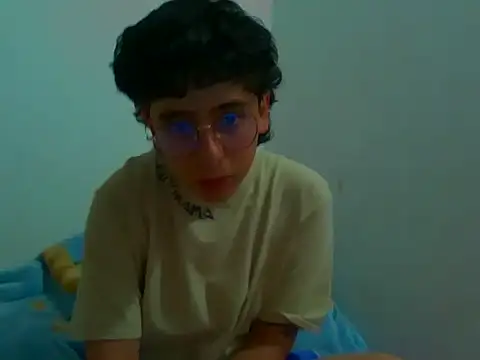 LatinHeatX22 online show from April 16, 9:37 pm