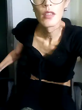 DelicadaSeduz online show from April 27, 1:15 am