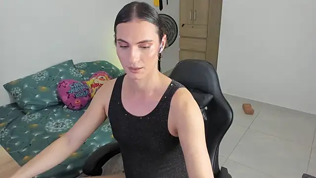  shantallskinny  online show from June 11, 12:54 am