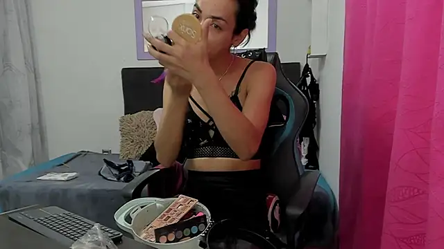 Hanna long online show from July 10, 10:14 pm