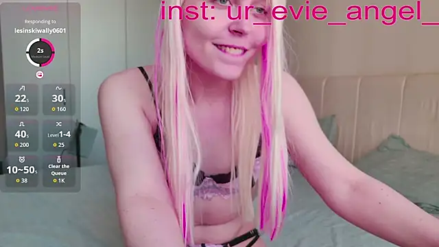 Evelyn rabbit online show from March 30, 9:21 am