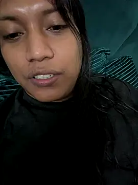 Snapshot of DarlingJenny22 chatting on October 29, 7:34 pm DarlingJenny22 online show from October 29, 7:34 pm