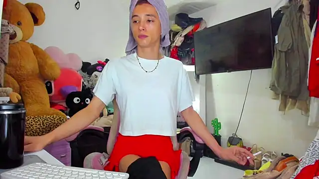 Lawrncesofiets online show from November 12, 5:34 pm