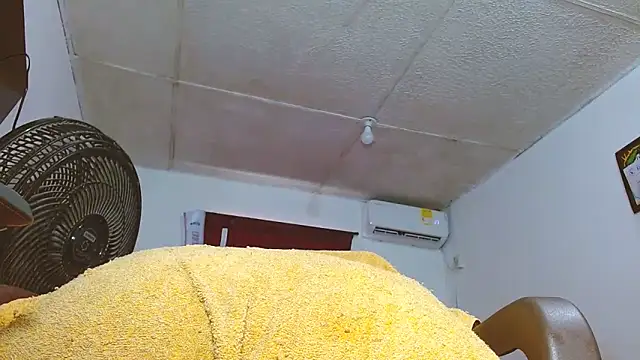 Snapshot of THAKIANYSBIGCOCK chatting on March 21, 4:29 pm THAKIANYSBIGCOCK online show from March 21, 4:29 pm