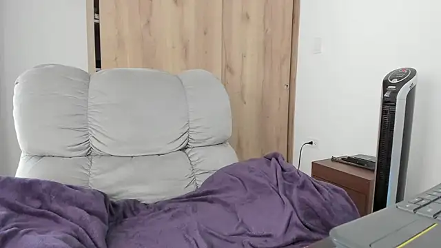 xspecialoomx online show from April 10, 7:19 pm