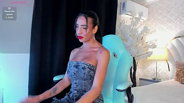 KatalinaMillan online show from October 31, 6:01 am