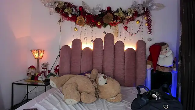 Snapshot of ISABELLASSMITH chatting on January 4, 8:37 pm ISABELLASSMITH online show from January 4, 8:37 pm