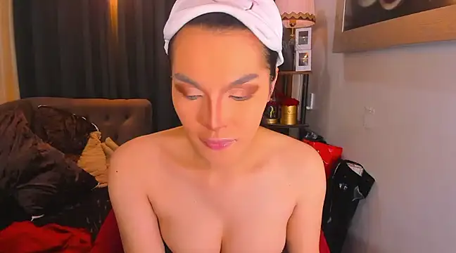 ChalanieFox online show from January 4, 1:10 am