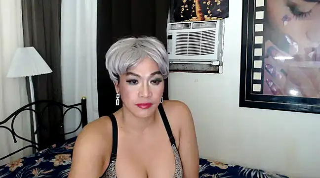 Snapshot of UrhotGoddess chatting on February 27, 6:09 pm UrhotGoddess online show from February 27, 6:09 pm