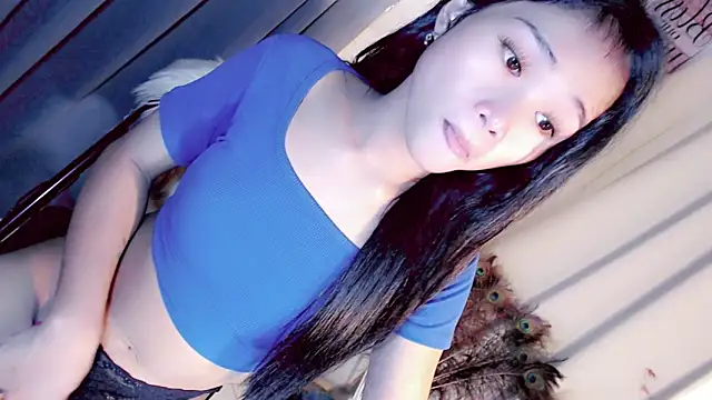 amomentoflust69 online show from February 9, 7:48 am