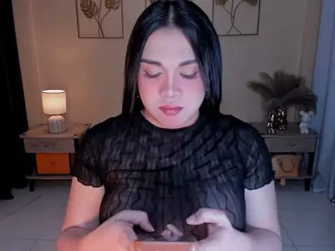 MaxeneCullens online show from April 19, 2:45 am