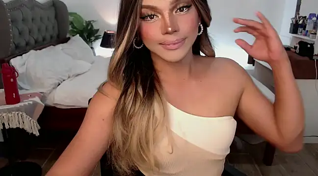 liaa lurrecams online show from January 25, 6:10 pm