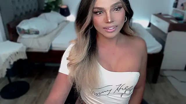 liaa lurrecams online show from September 28, 2:27 pm