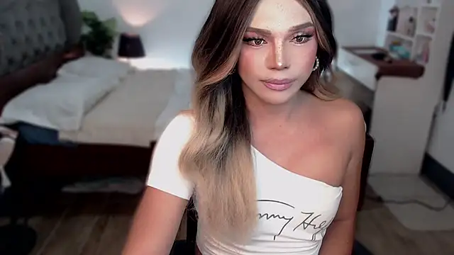 liaa lurrecams online show from October 19, 3:04 pm