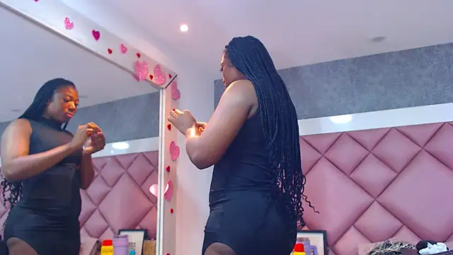 DanielaDuff online show from April 1, 7:55 pm