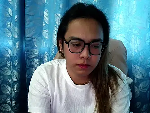 Your PrettyGirlxxx online show from November 6, 6:13 am