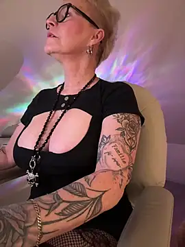 German Milf online show from February 4, 2:22 pm