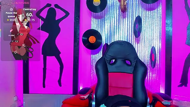 nickyminach  online show from April 14, 7:30 pm