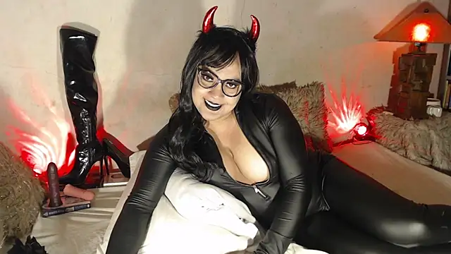 hotwildmistress online show from October 11, 2:58 am