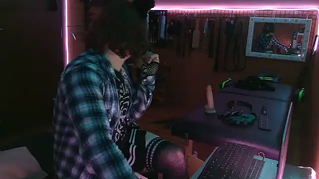 Ginny-the-bdsm-nympho online show from December 21, 5:51 pm