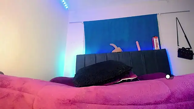 anna dolls  online show from December 18, 6:08 am