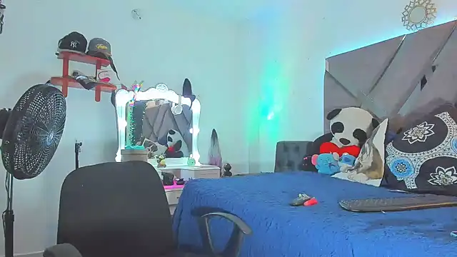 alondrahotxtf  online show from November 2, 9:46 pm