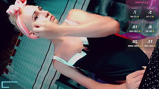 Snapshot of CharlotteBigCock chatting on March 19, 2:35 pm CharlotteBigCock online show from March 19, 2:35 pm