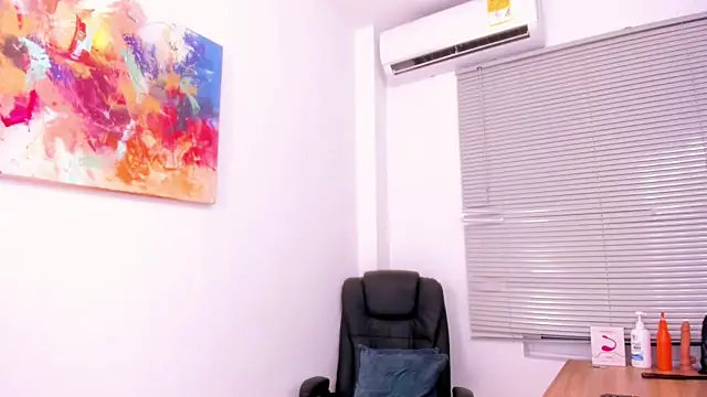 eileen tanihara online show from February 20, 6:26 am