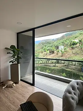 Helenbronwx online show from January 31, 7:08 pm