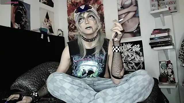 kiiler queen online show from April 10, 5:29 pm